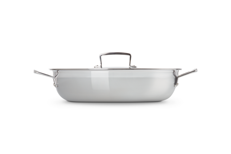 Metal best sale casserole dish