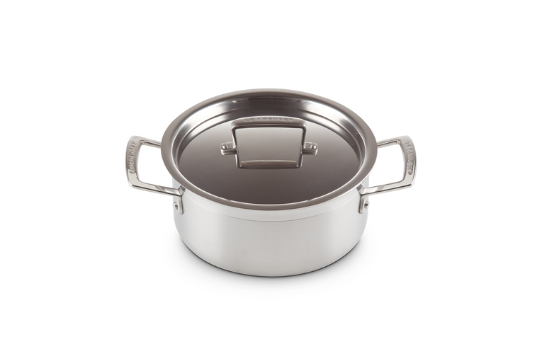 Metal casserole on sale dish
