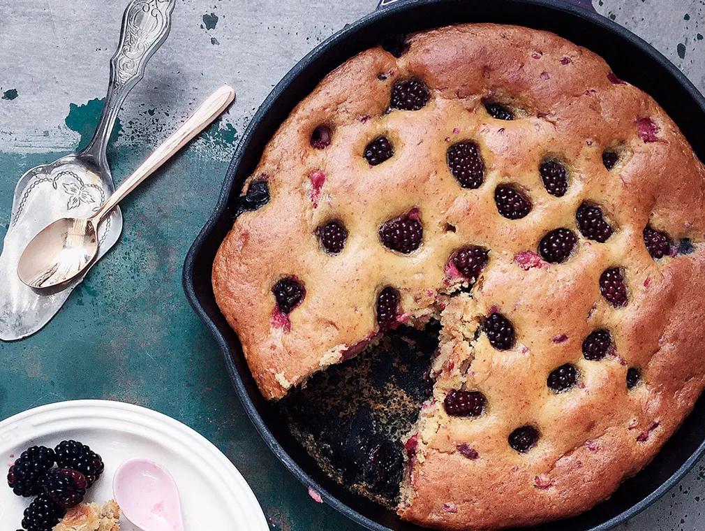 Skillet Pan Berry Cake